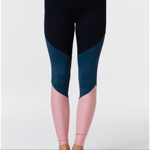 Onzie color blocked track legging